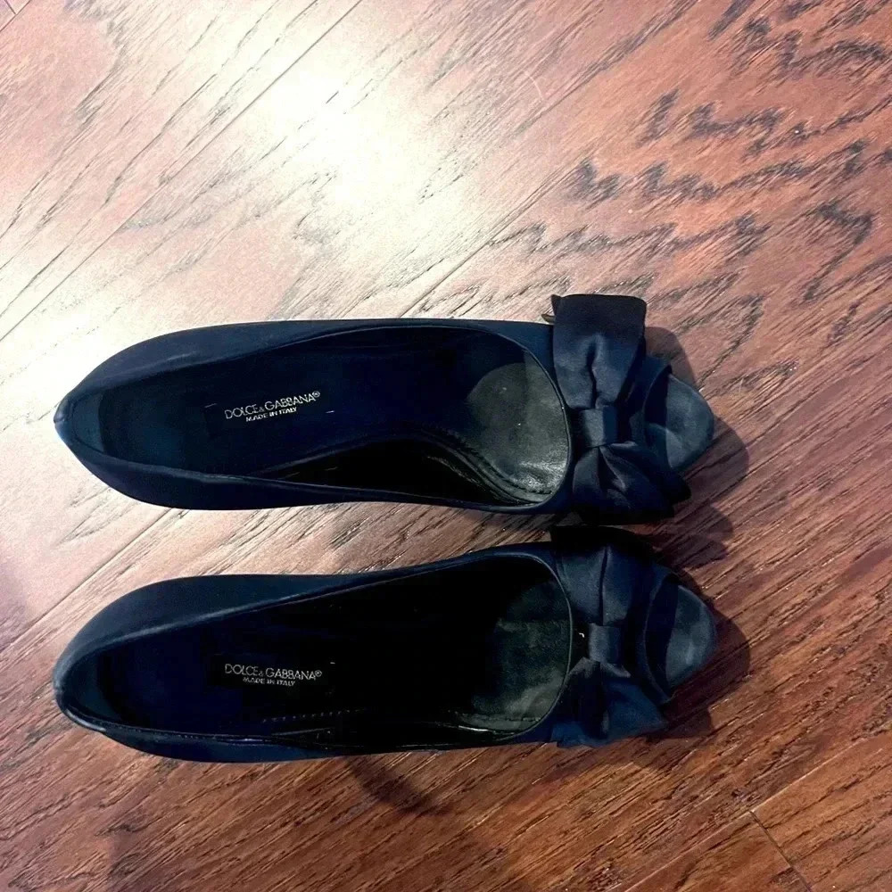 Dolce and Gabbana Pre Loved Size 5 Satin Heels - Picture 2 of 5